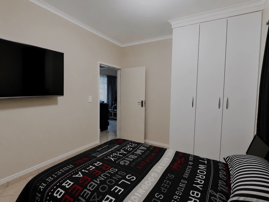 2 Bedroom Property for Sale in Waterval East North West